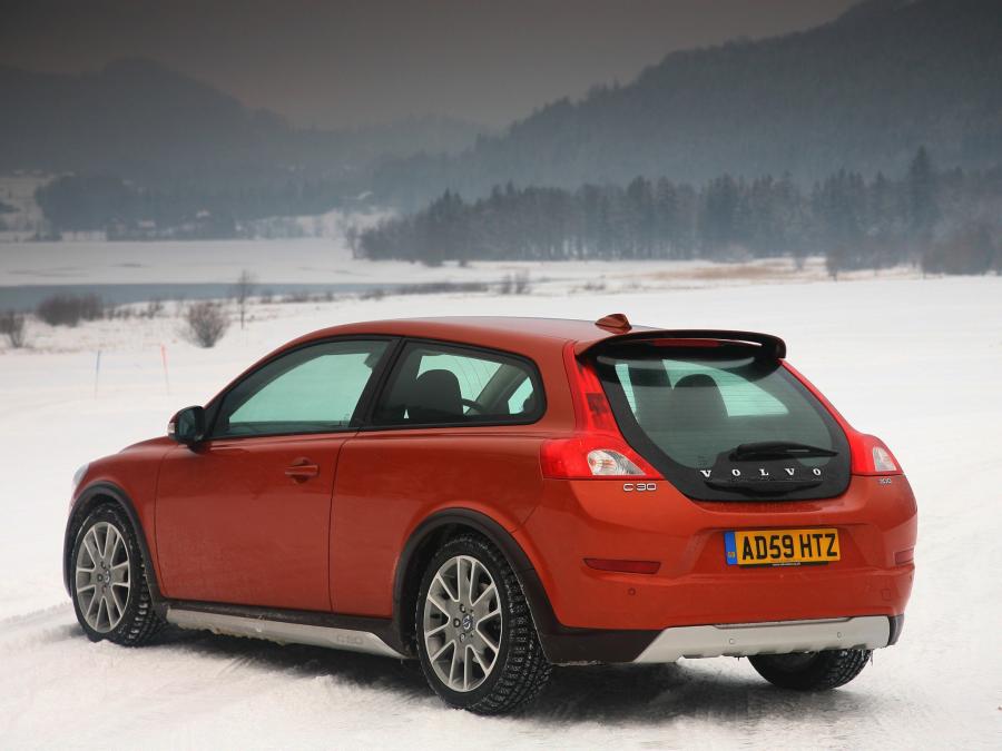  Volvo C30 2 0D 2010 года  (UK) (фото 10 из 16)